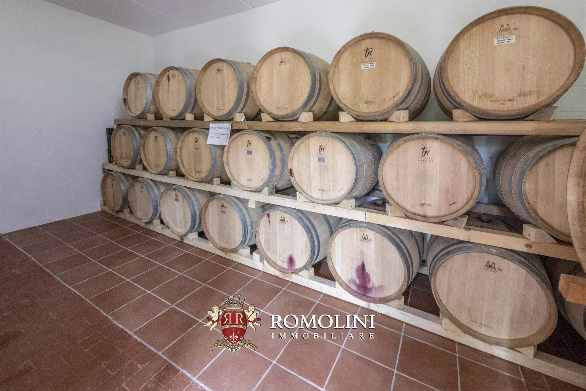 7 Bedroom Vineyard's Image 47