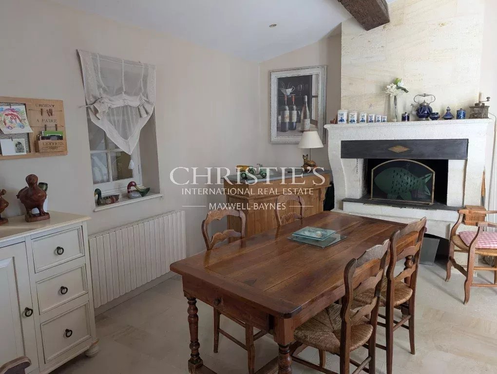 6 Bedroom Chateau's Image 7