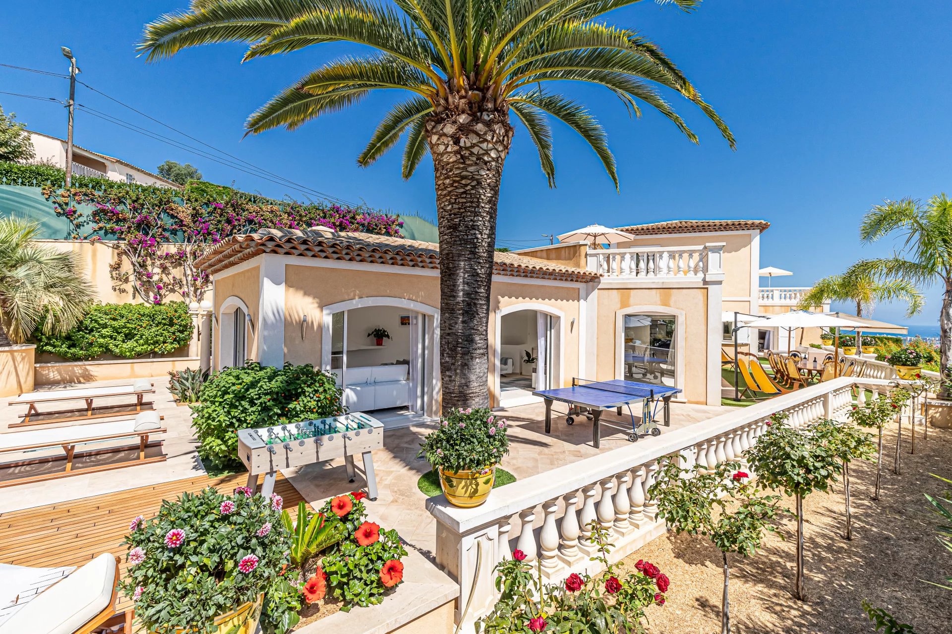 Villa de 400m² avec vue mer panoramique à Cannes