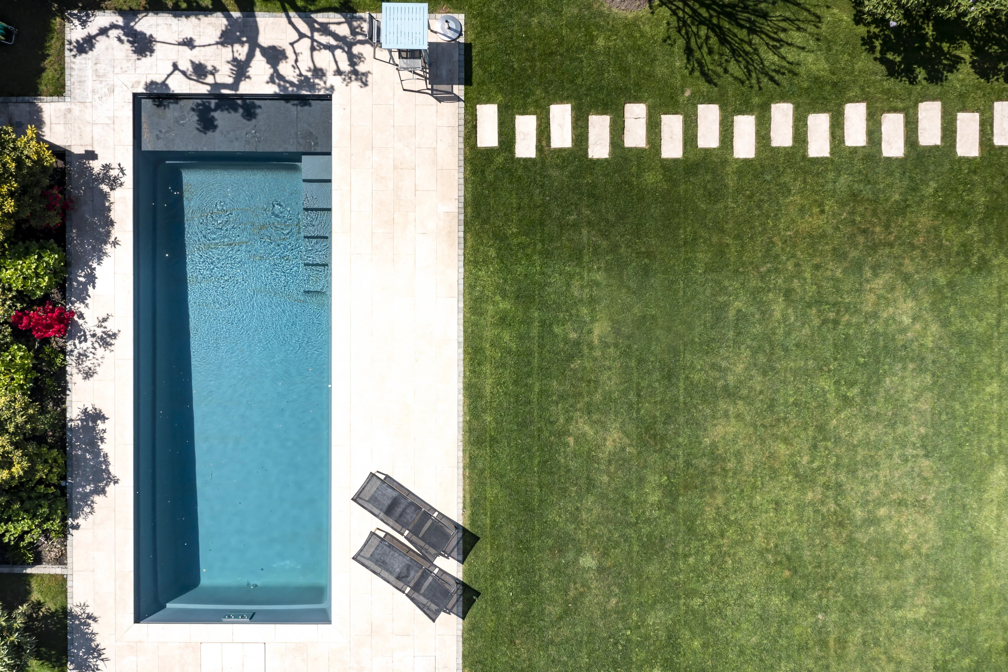 Exklusiv großartige Familienvilla mit Pool in der Nähe des Sees