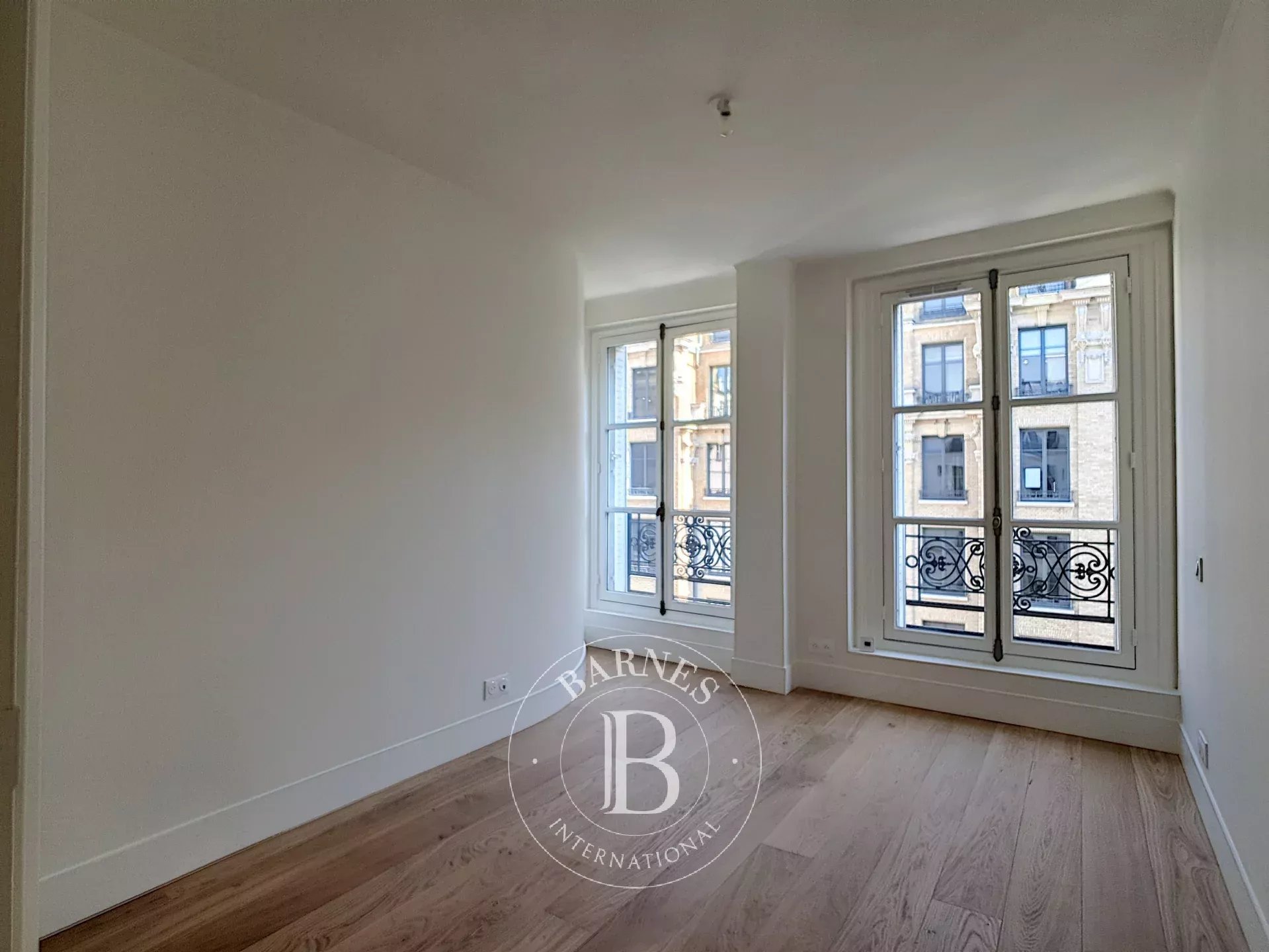 Daire Paris 8ème - picture 6