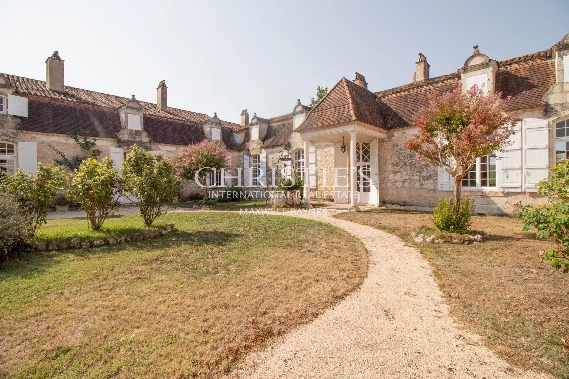 6 Bedroom Chateau's Image 16