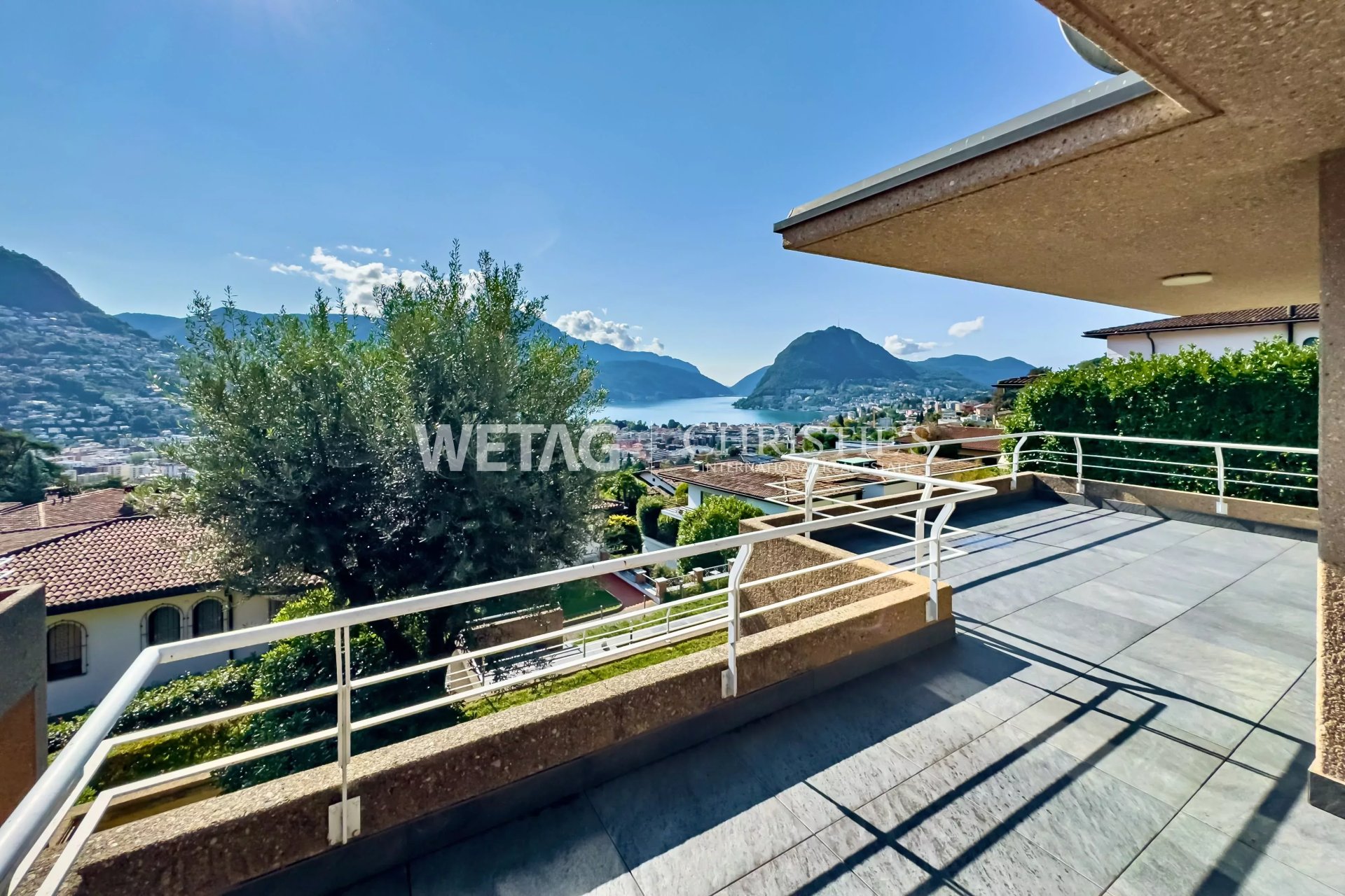 4 Bedroom Villa/Townhouse's Image 3