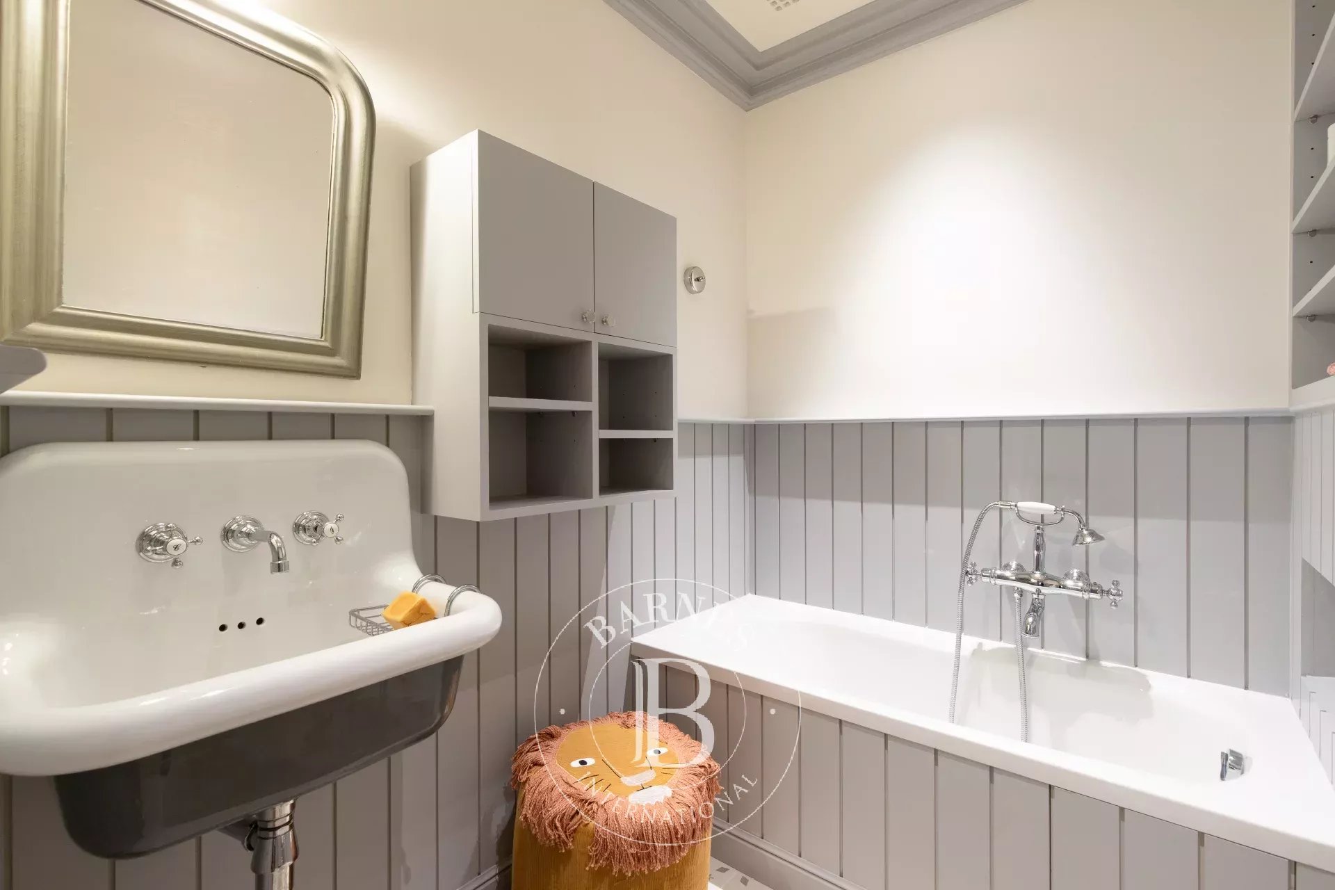 Daire Paris 8ème - picture 15