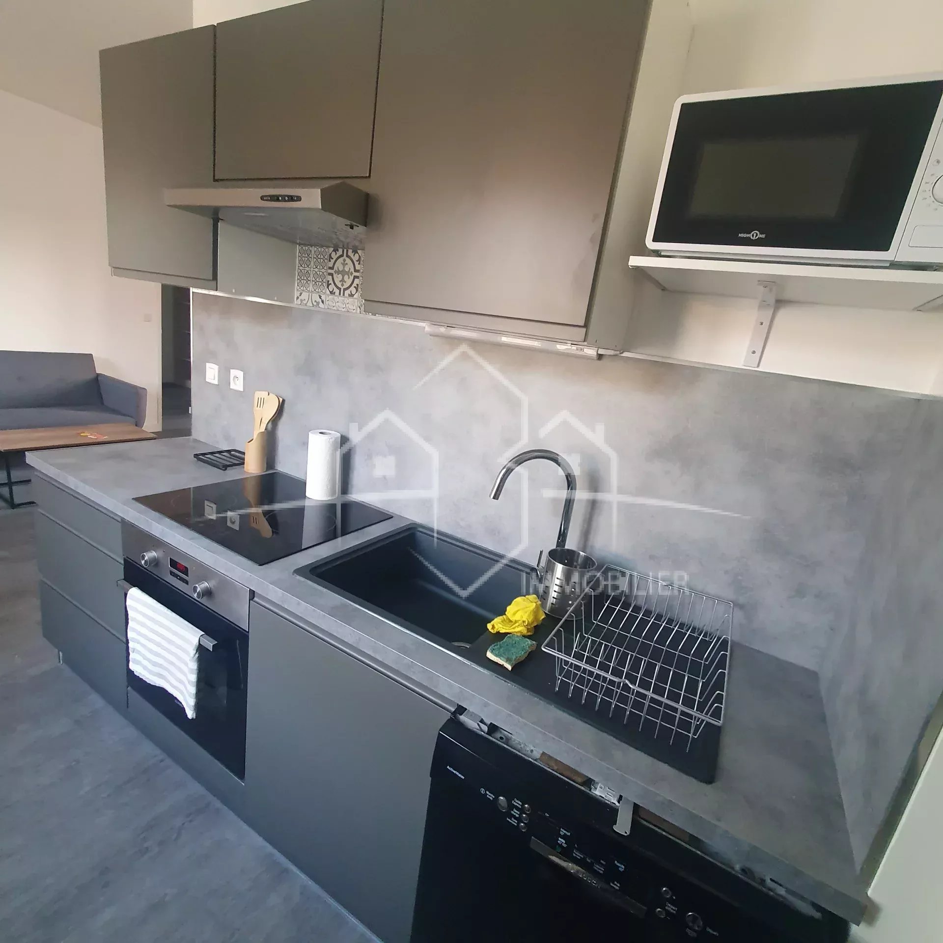 BEAUREPAIRE T2 meublé 2ème étage