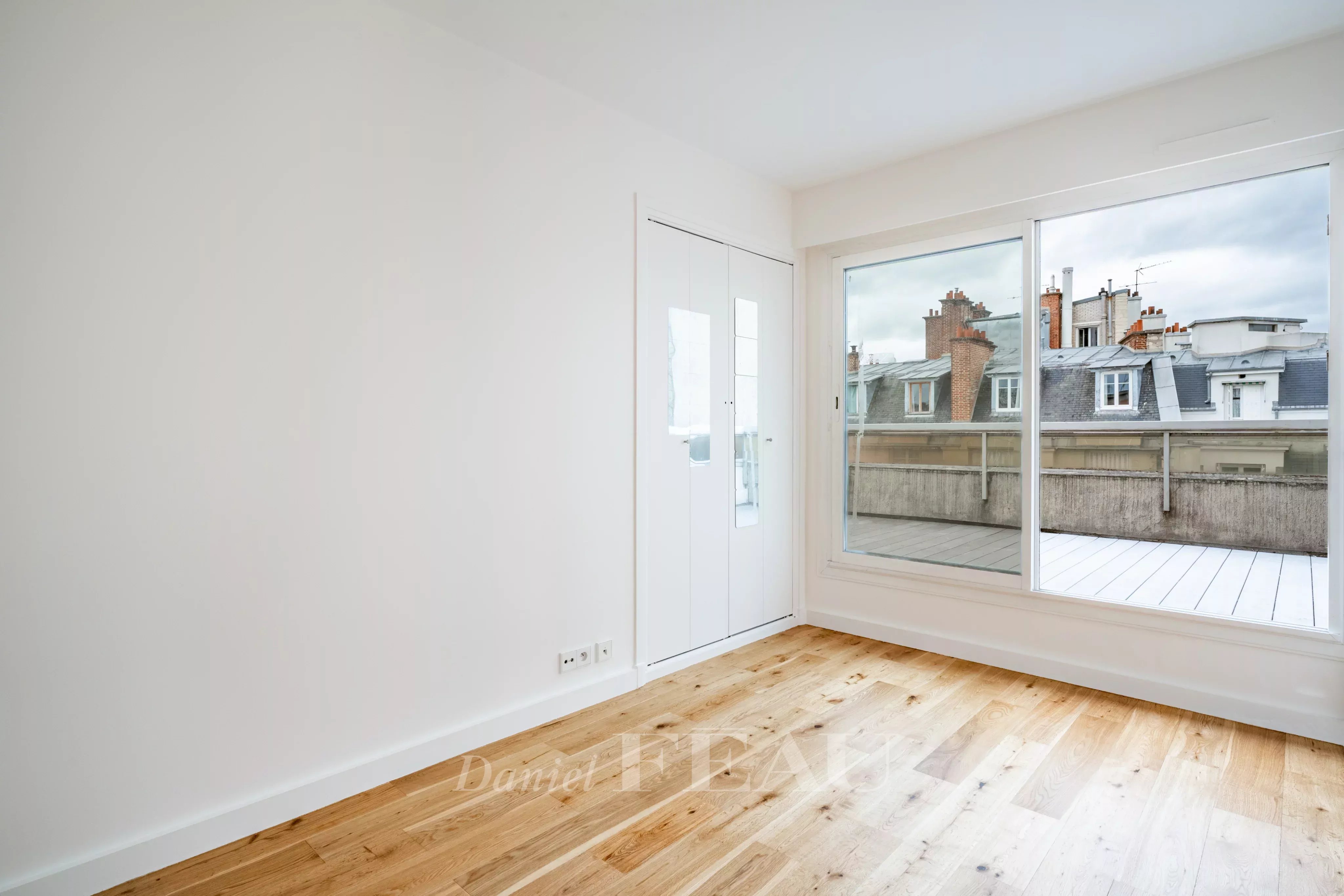 Sale Apartment Paris 16th