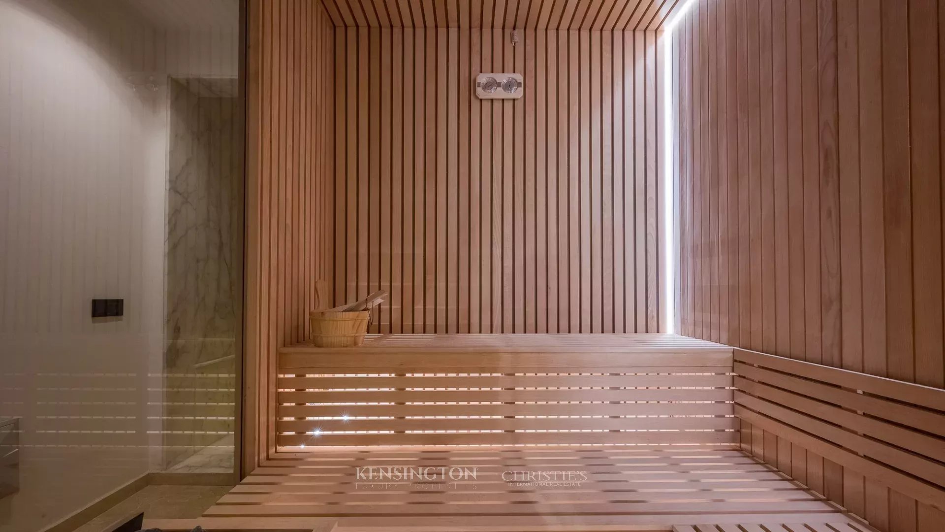 5 Bedroom Villa/Townhouse's Image 39
