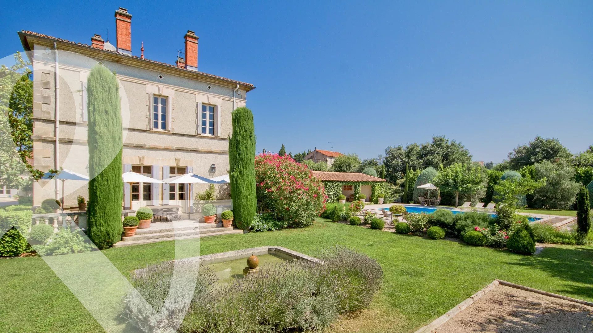 UN BIEN UNIQUE ET INCROYABLE