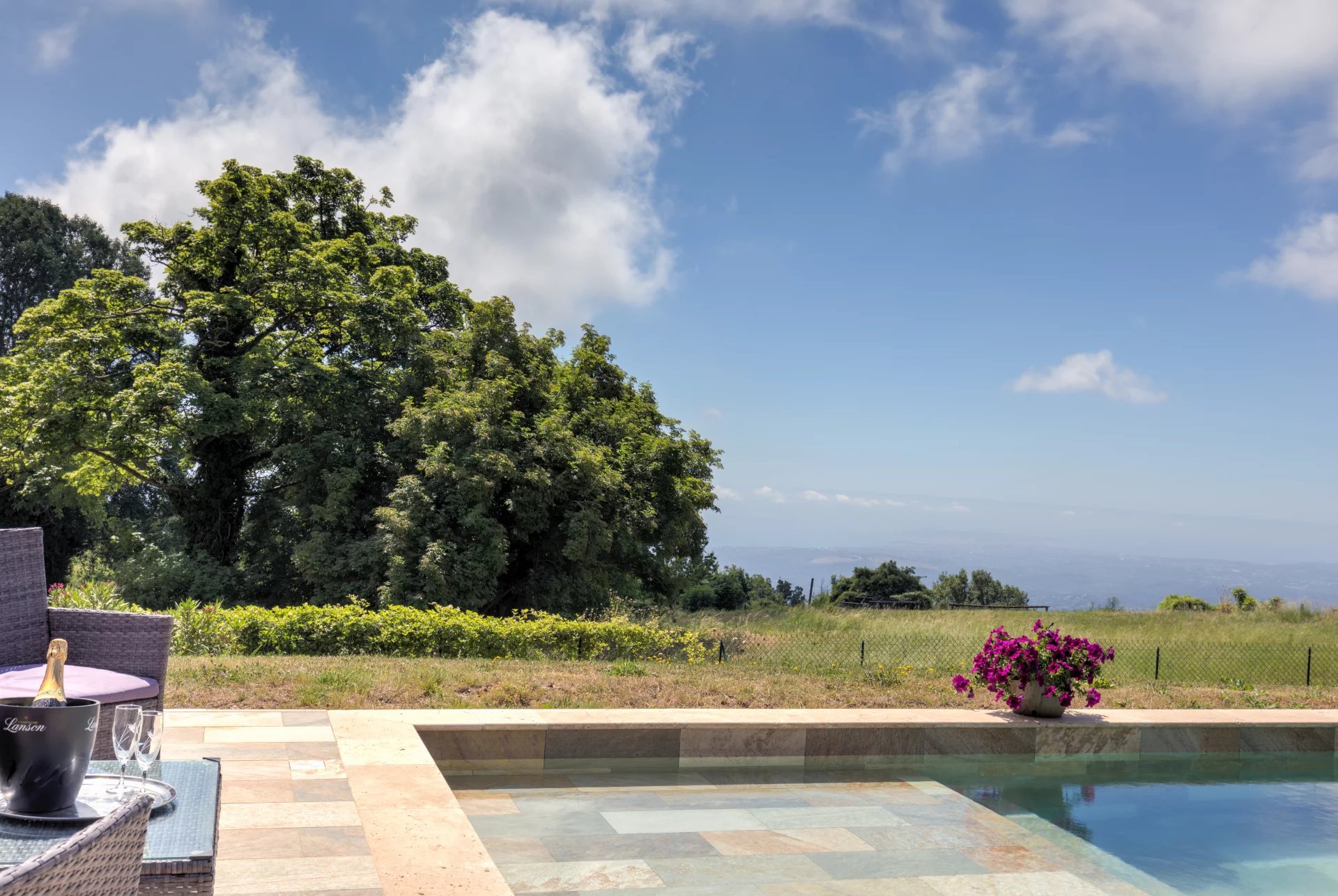A charming period country house with panoramic sea view 6