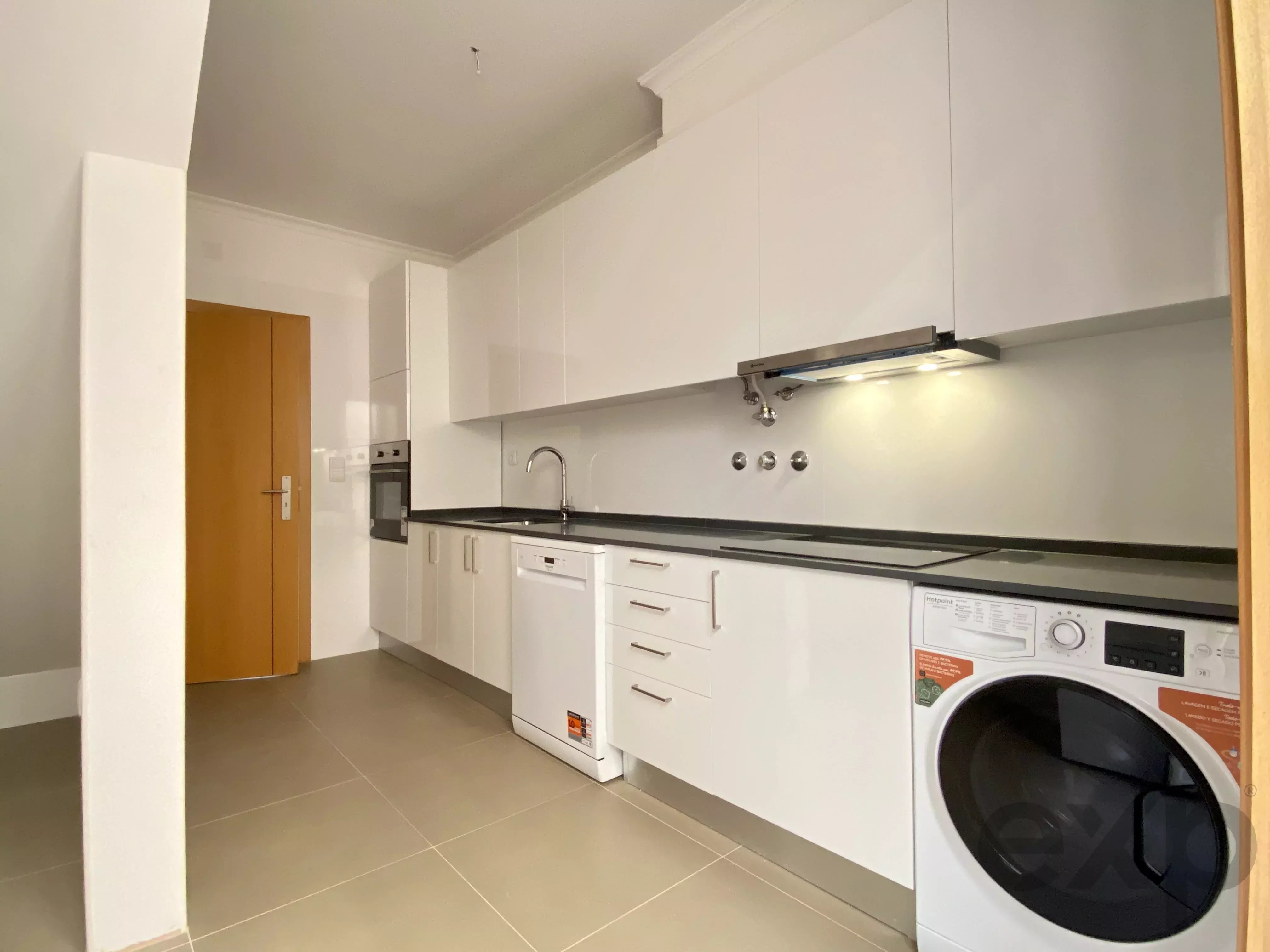 Renovated building - Quiet street in Bairro Alto, Lisbon 87014795 image 8