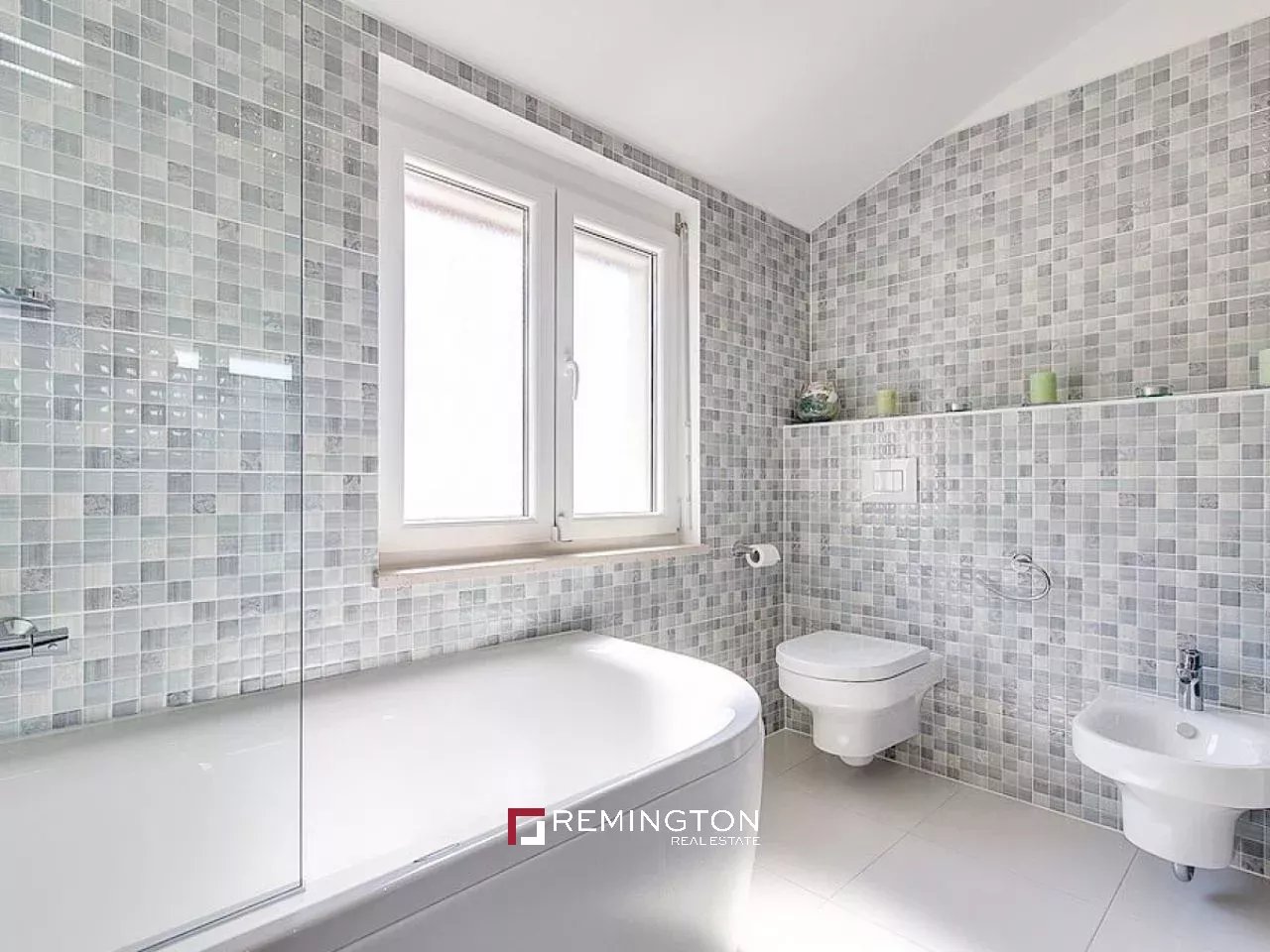 4 Bedroom Villa/Townhouse's Image 5