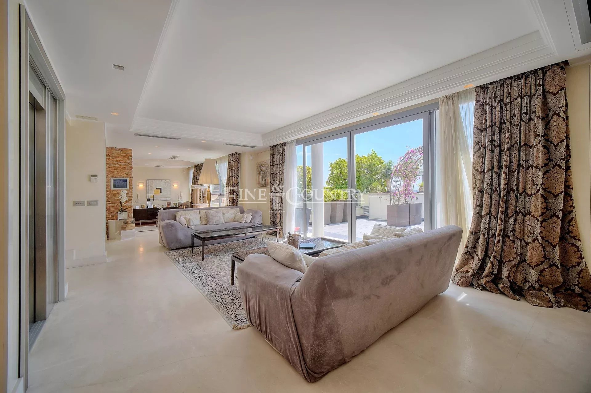 Photo of Penthouse-Villa for sale on the edge of Monaco, with sea Views