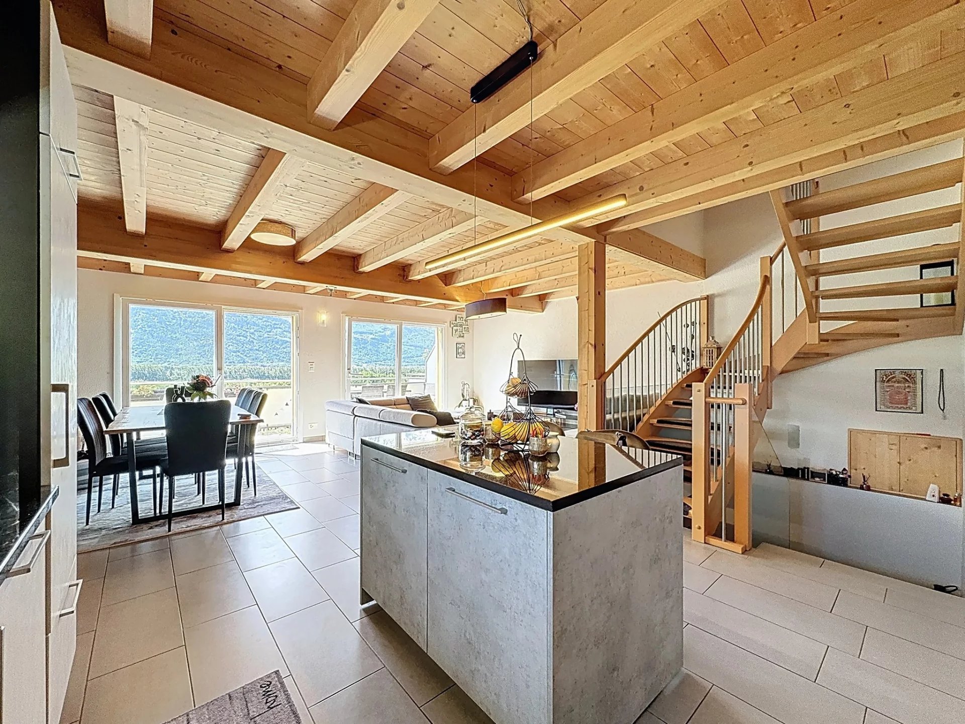 Modernité et luminosité pour cette villa de 5.5 pièces