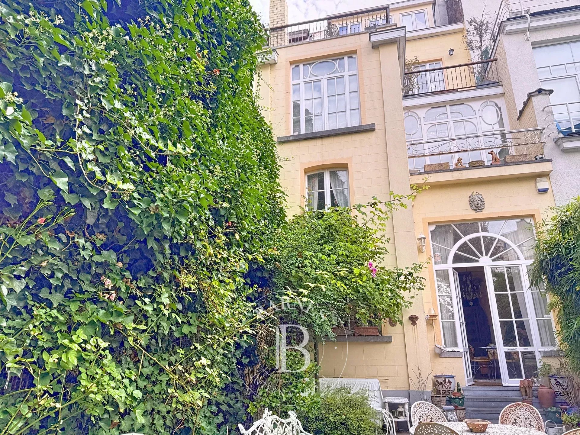 Quartier Châtelain, magnifique maison de maître à rénover