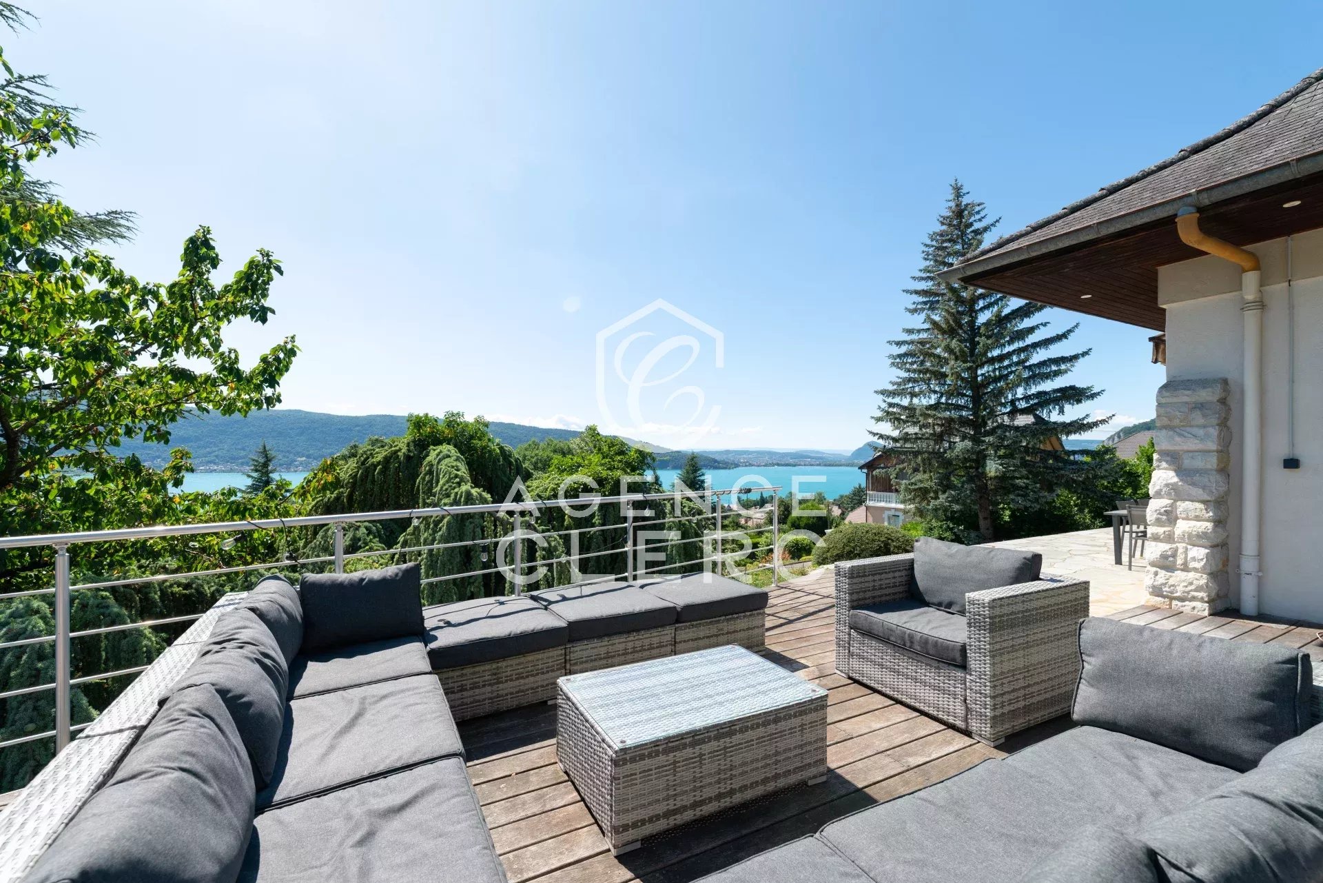 4 Bedroom Villa/Townhouse's Image 7