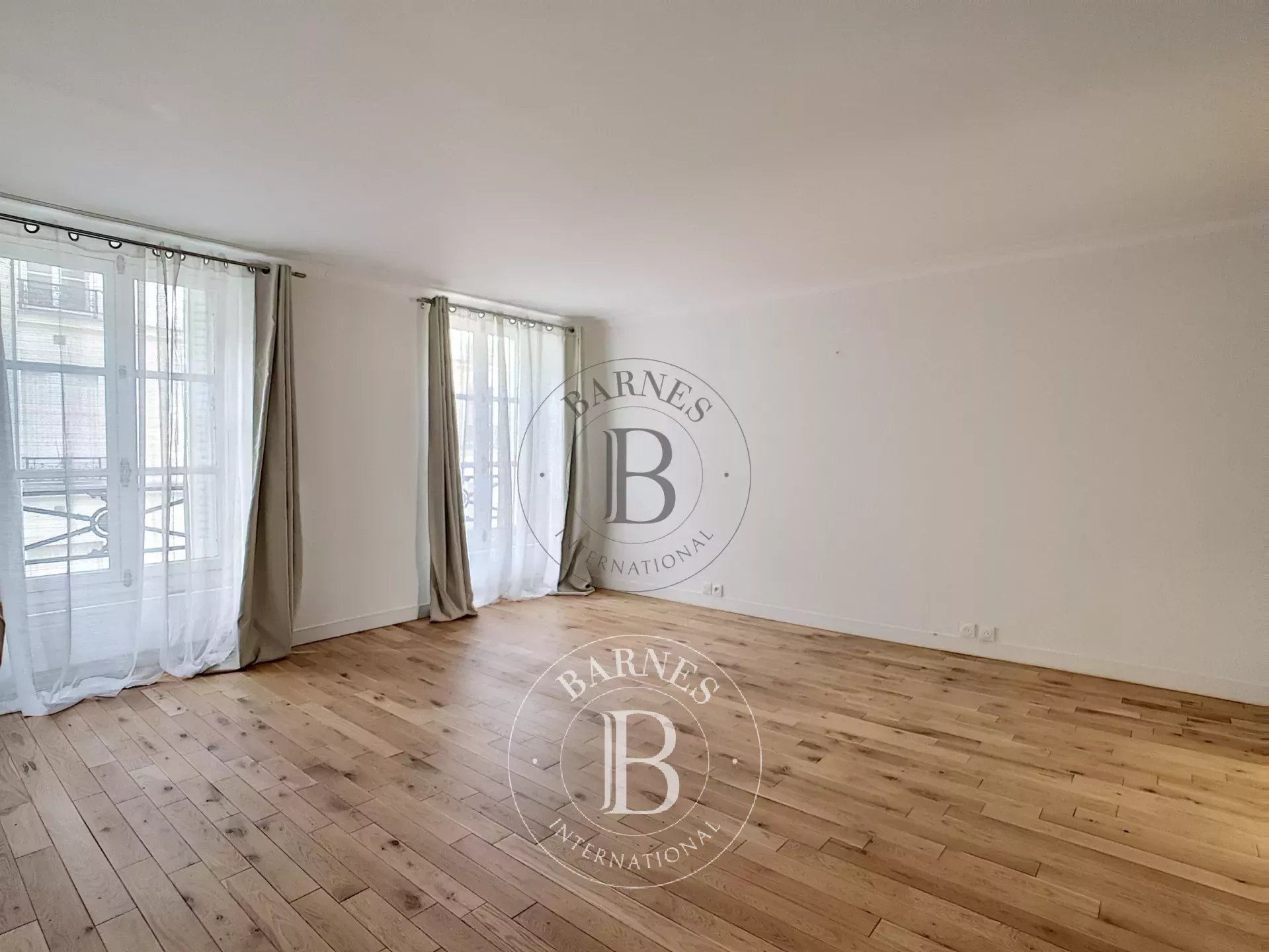 Daire Paris 8ème - picture 9