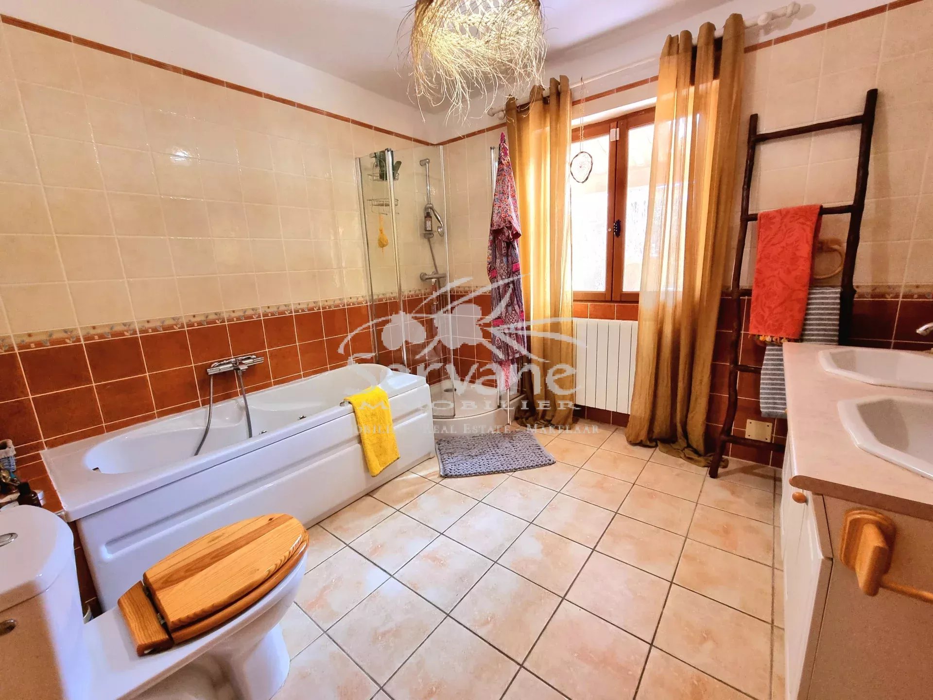 LORGUES VILLA T4 SUR 3220 m²