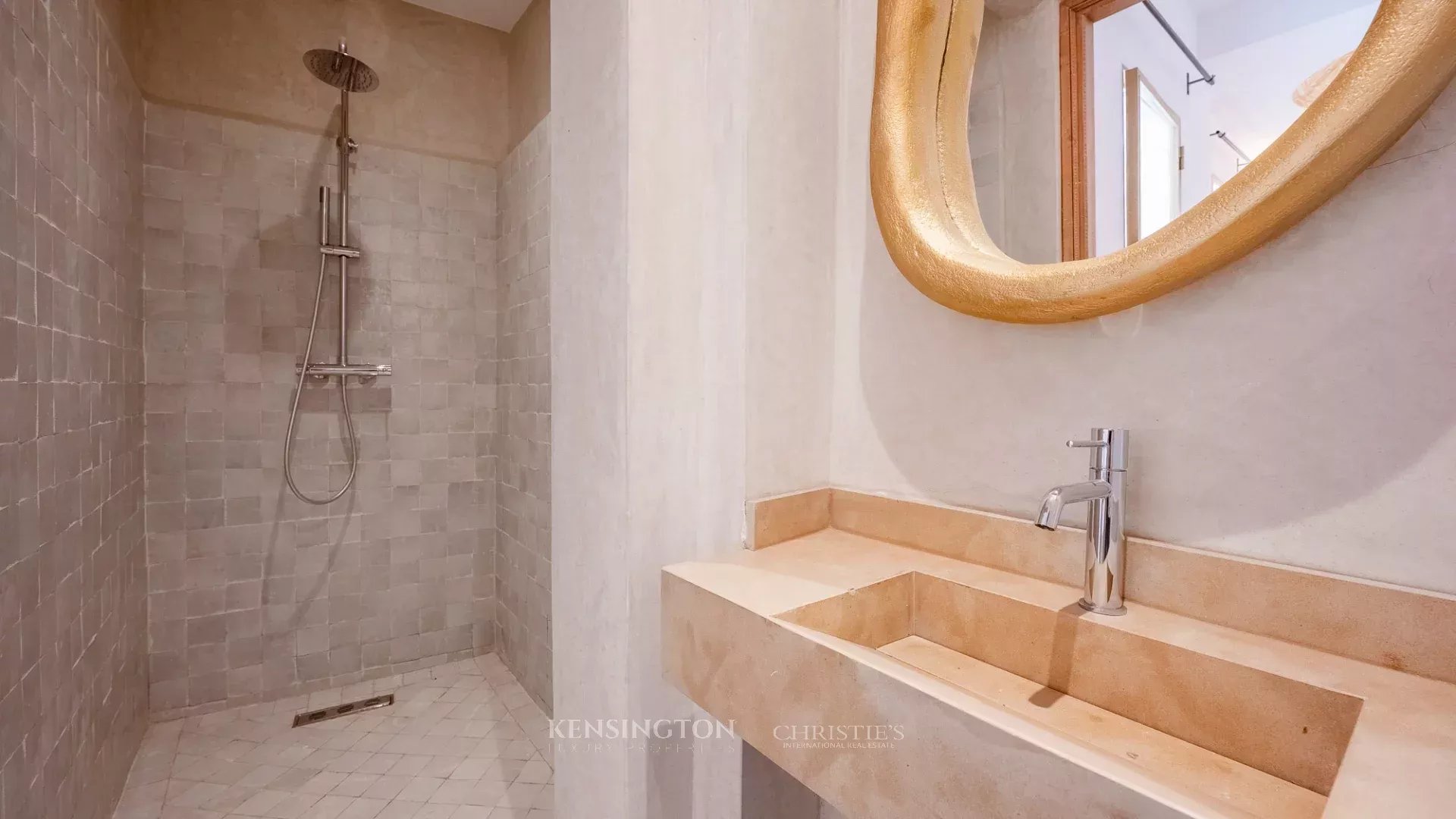 5 Bedroom Villa/Townhouse's Image 27