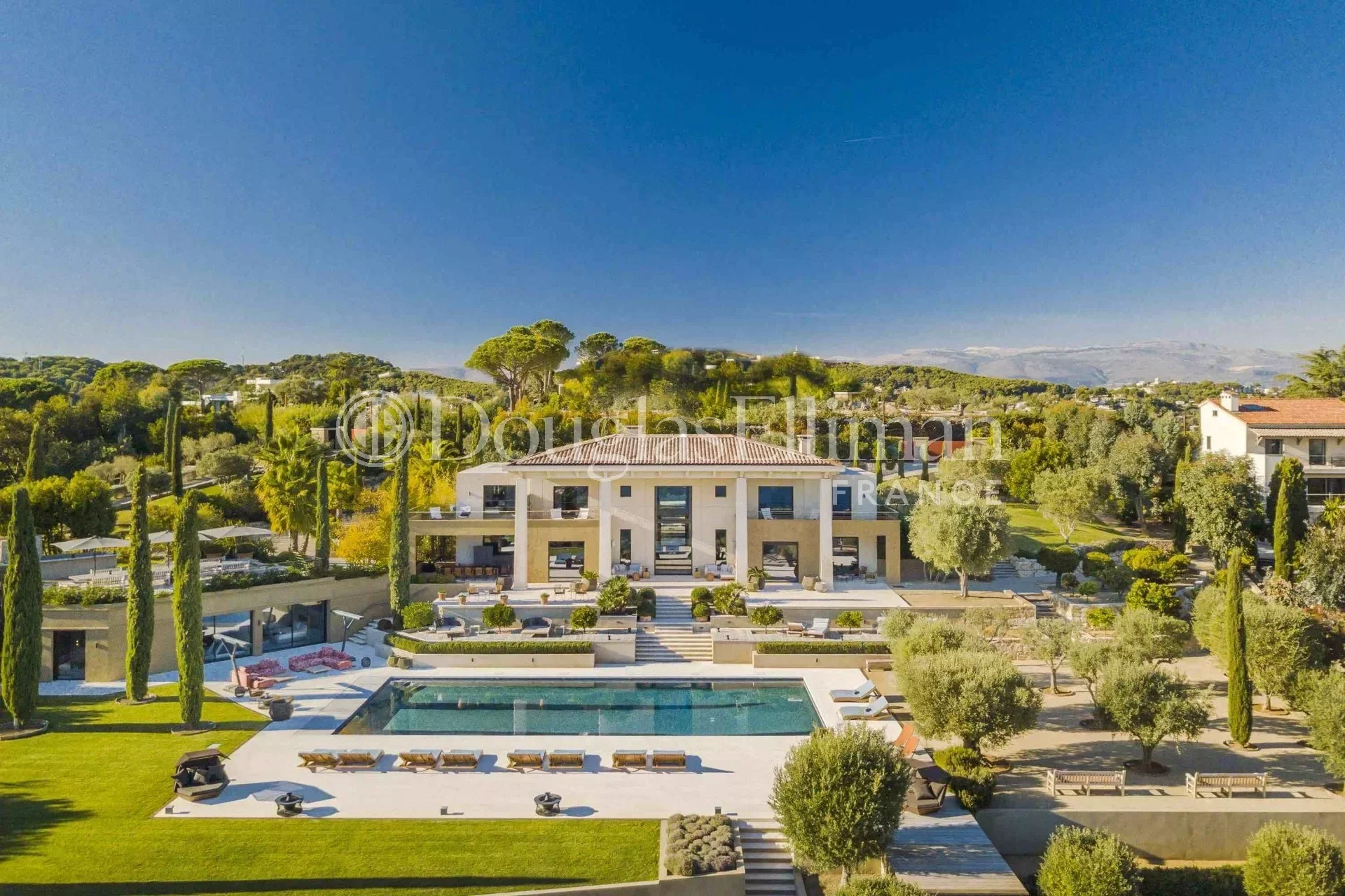 SUPER-CANNES – Superbe villa avec piscine et vue mer - Image nᵒ3