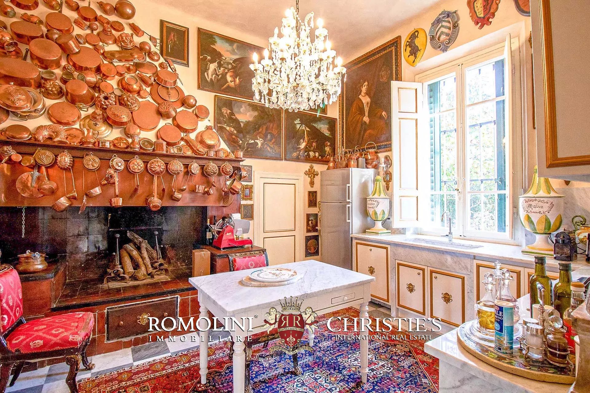 27 Bedroom Villa/Townhouse's Image 18