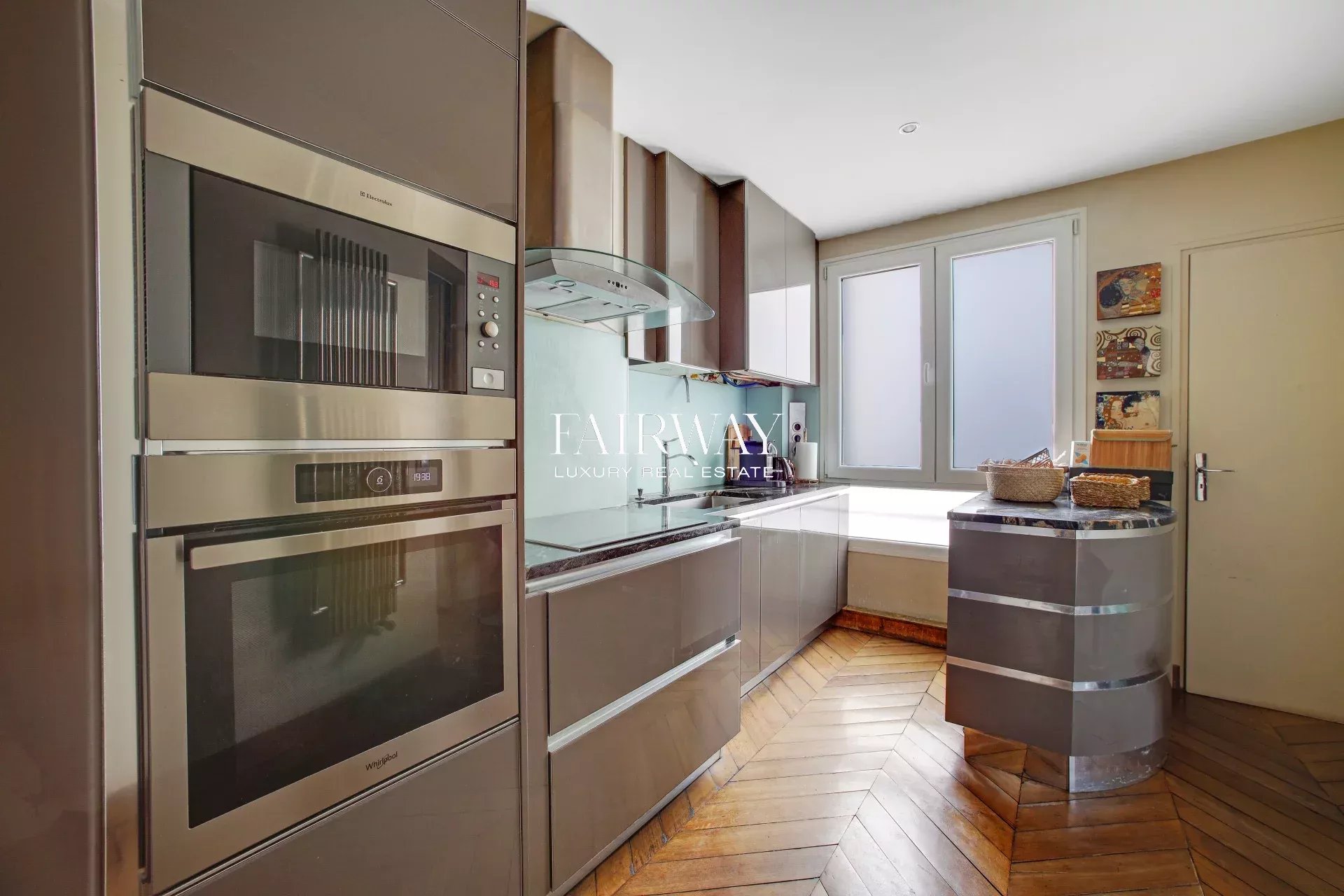 Appartement haussmannien de prestige de 124 m² avec 2 chambres de service en option – Paris 8e Montaigne