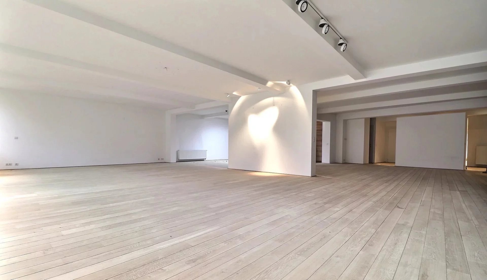 Ixelles - Chatelain - Duplex 3ch + terrasses + parking (optionnel)