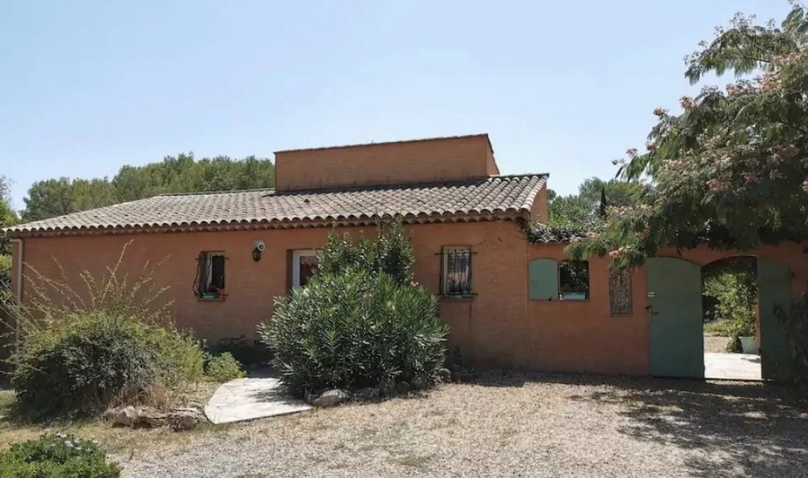 CHARMANTE MAISON T3 SAINT ANTONIN DU VAR A VENDRE