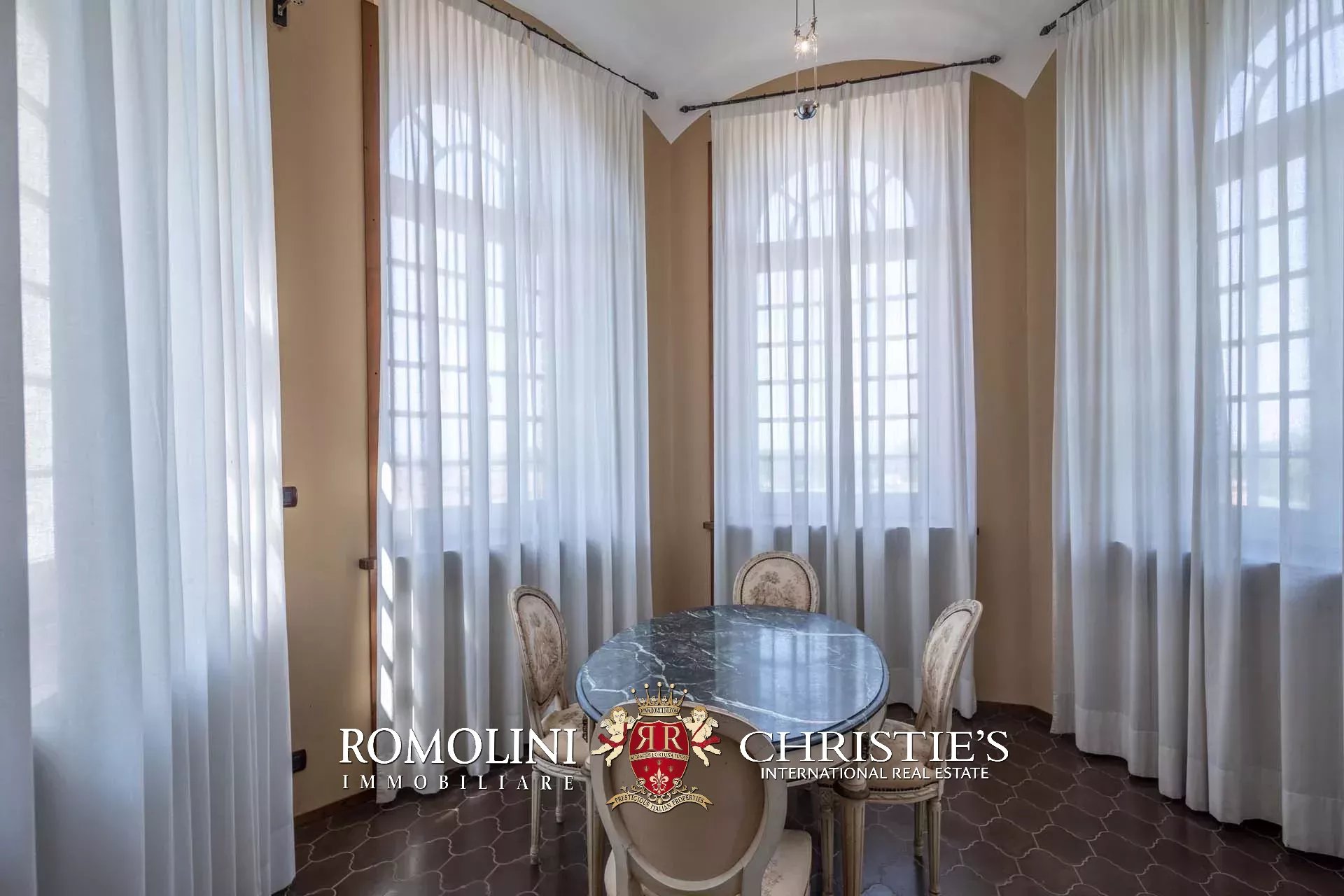 10 Bedroom Chateau's Image 37