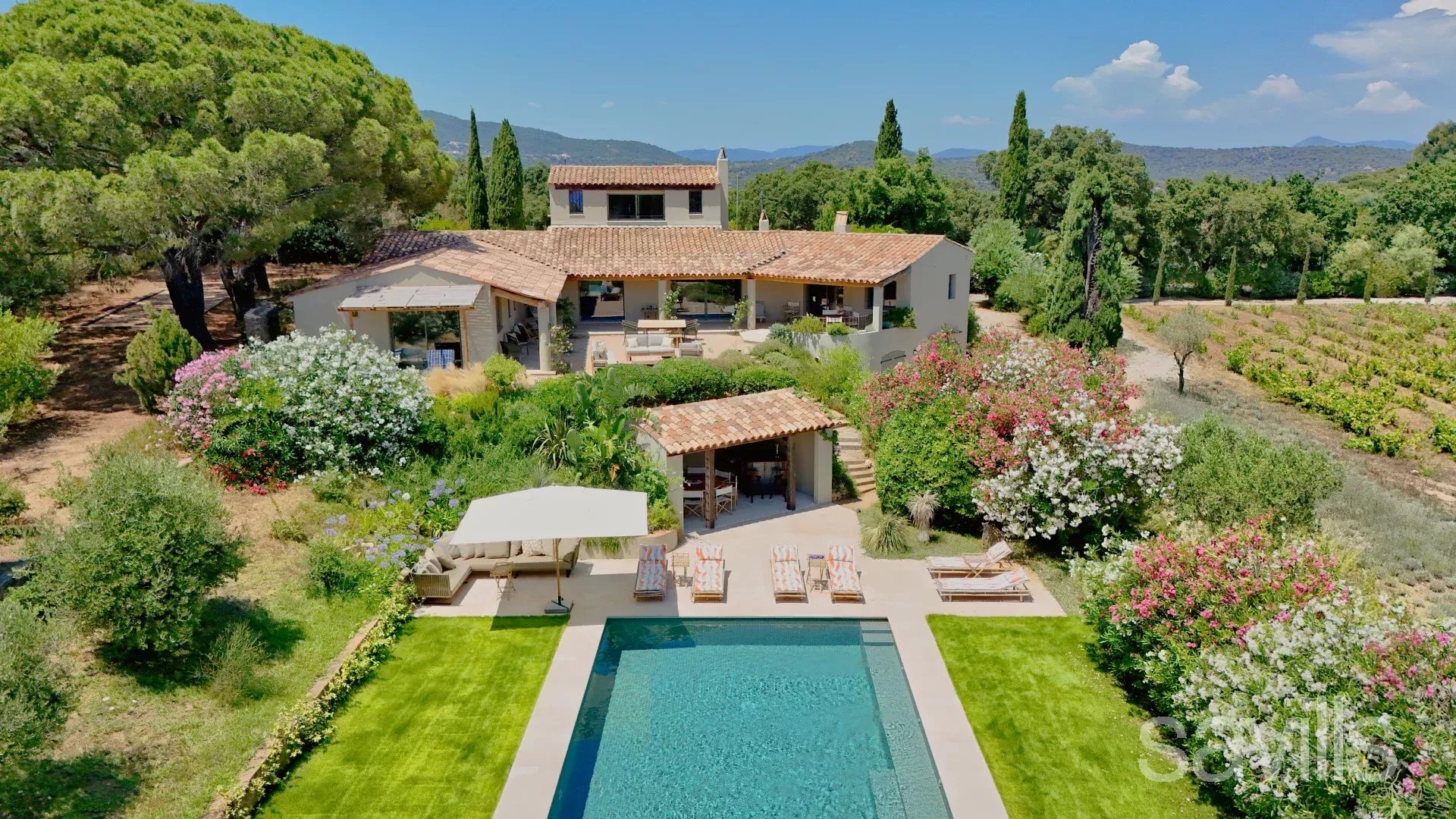 Charming Estate tastefully renovated by a renowned architect