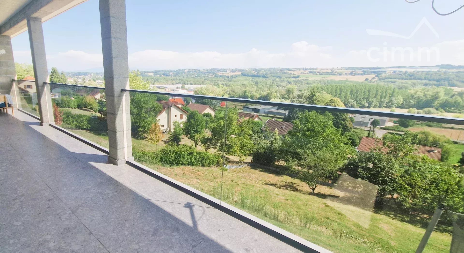 🔑 À VENDRE – Superbe propriété avec deux appartements spacieux et prestations haut de gamme