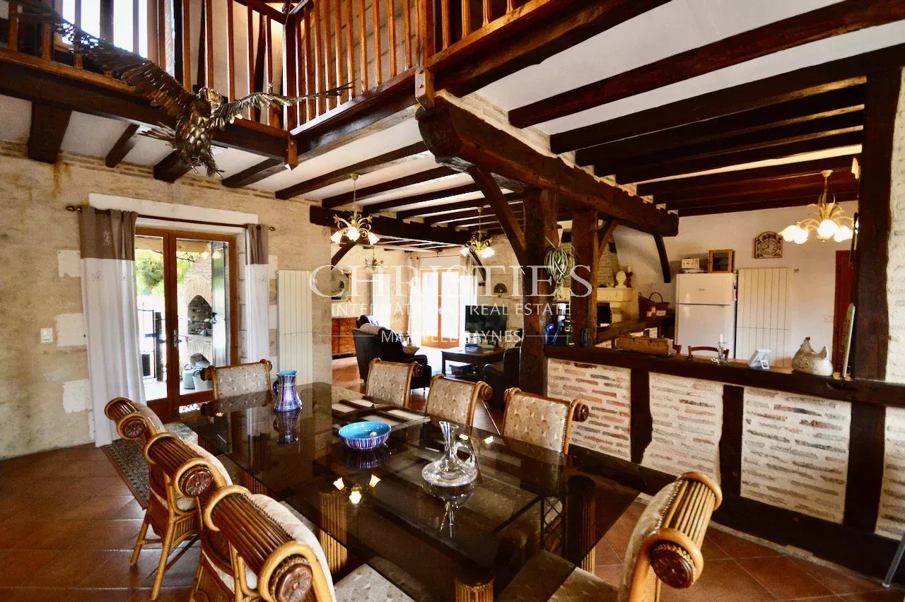 6 Bedroom Villa/Townhouse's Image 15