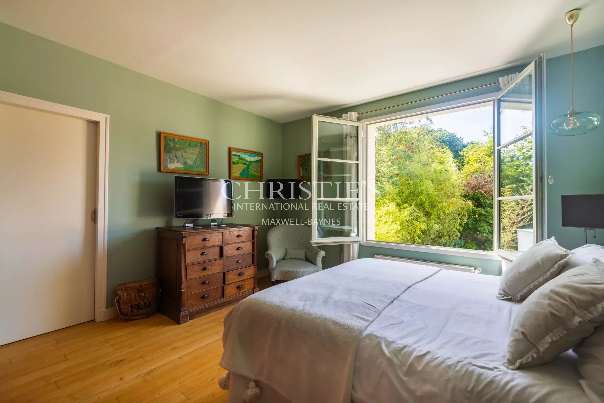 5 Bedroom Villa/Townhouse's Image 38