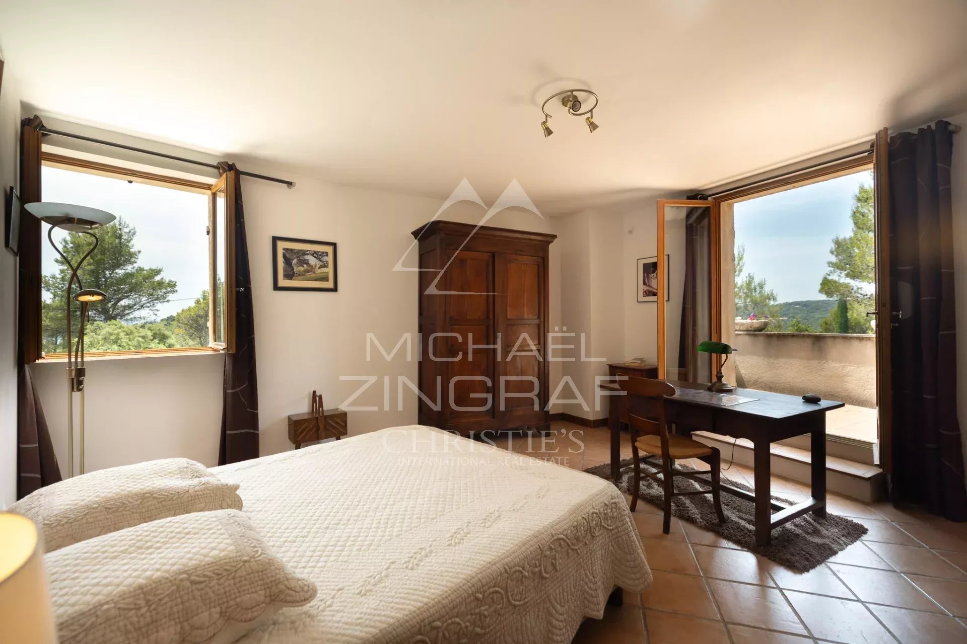 5 Bedroom Villa/Townhouse's Image 6