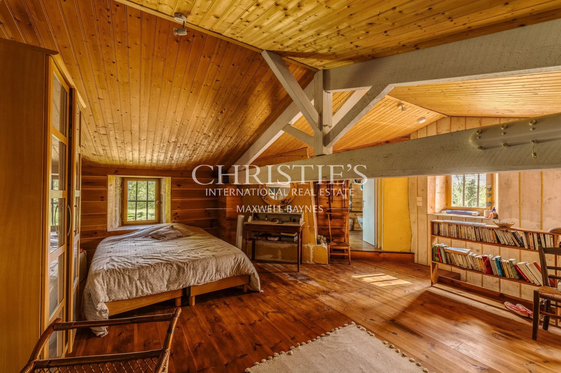 11 Bedroom Villa/Townhouse's Image 9