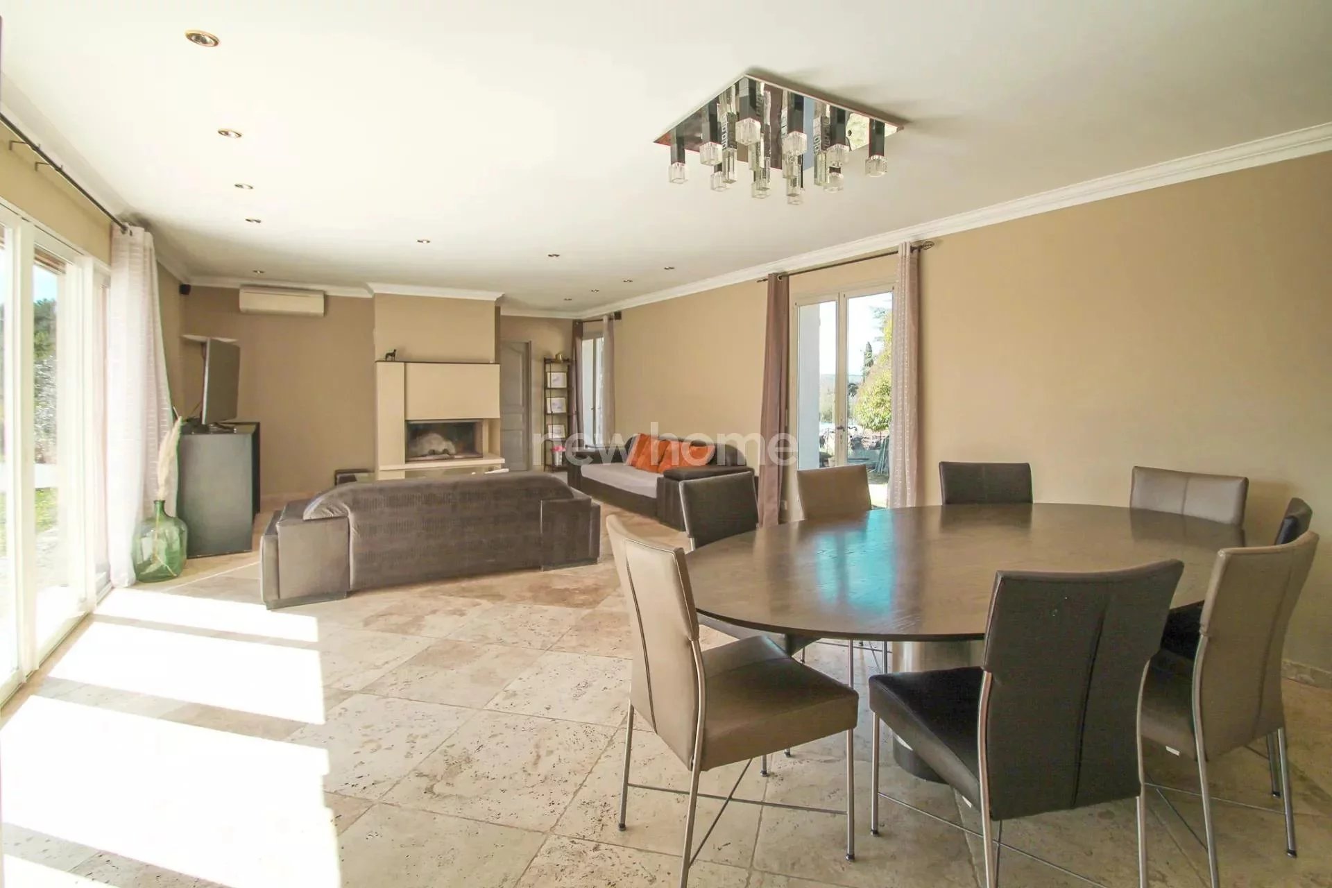 Maison au calme sur jolie terrain plat dans la campagne acces facile