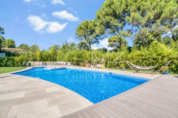Luxury Villa Mougins | Prestigious 7-Bedroom Family Estate for Sale — photo 2
