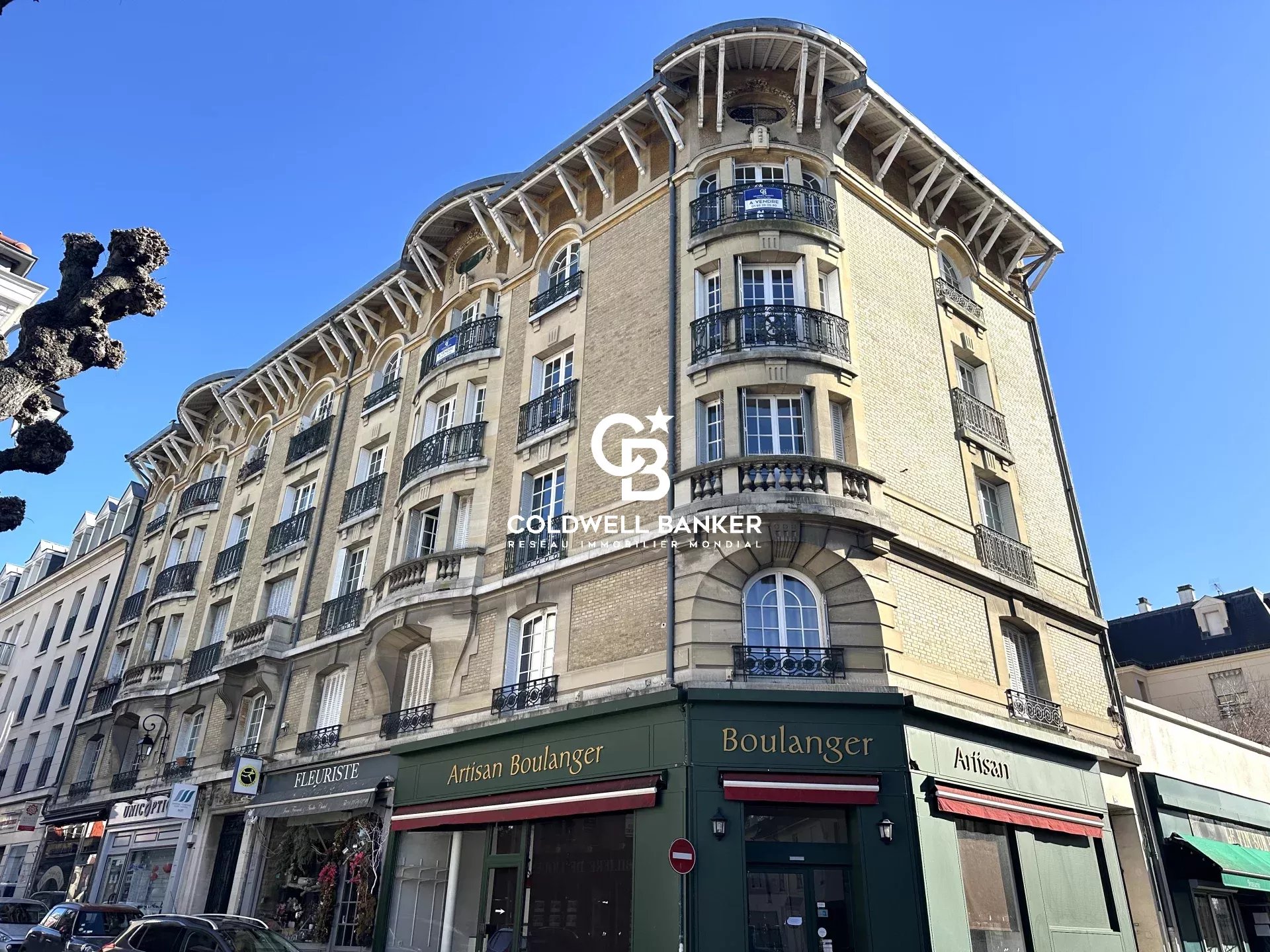 Appartement entièrement rénové 117m2 en plein-centre