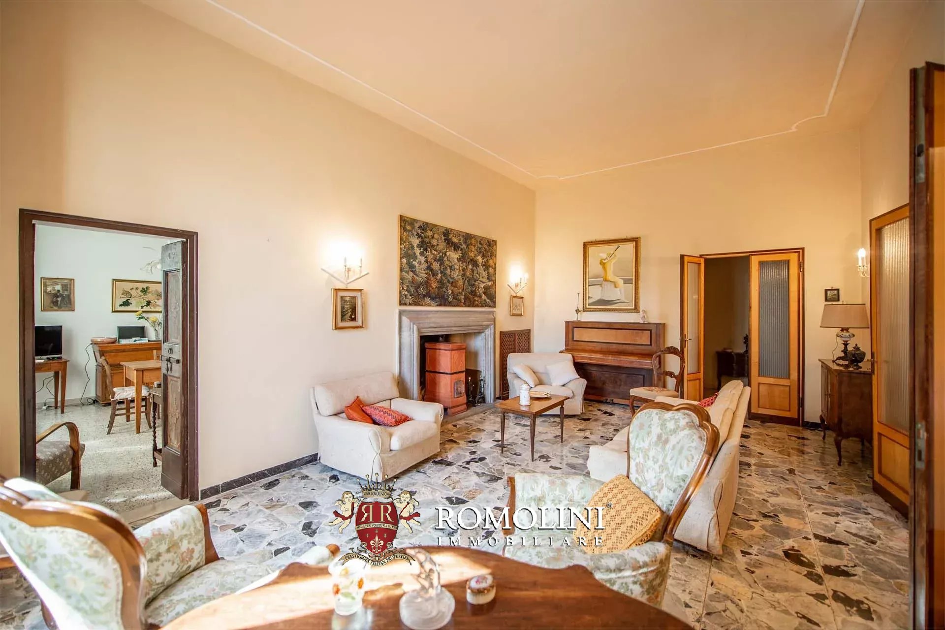 6 Bedroom Villa/Townhouse's Image 32