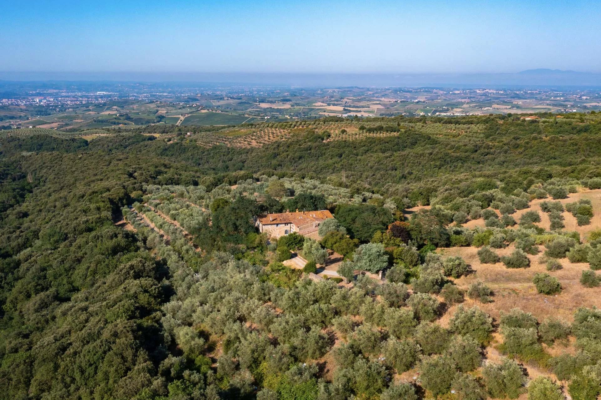 CASALE CON PISCINA IN VENDITA A VINCI, TOSCANA