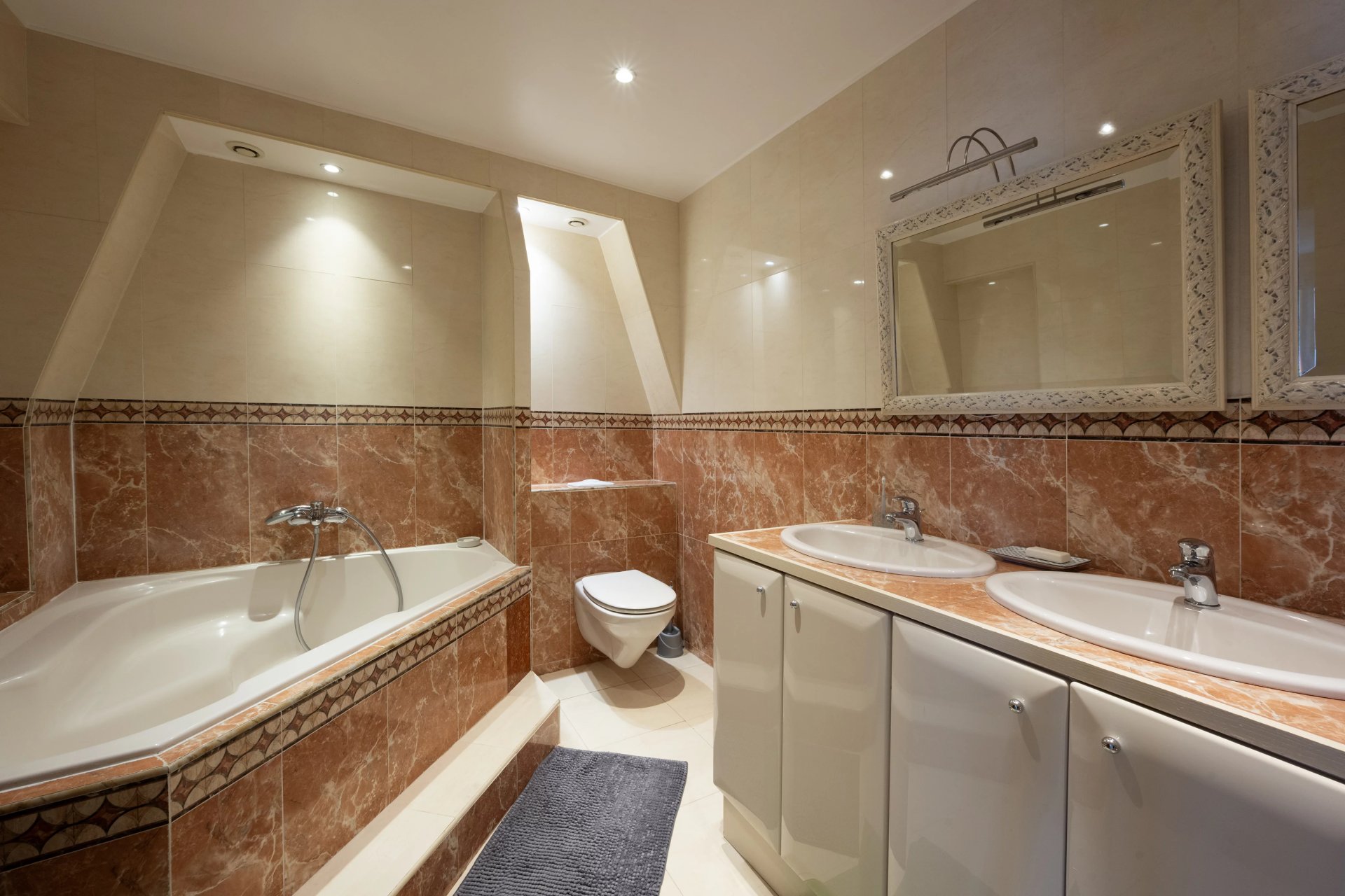 2 Bedroom Apartment/Flat's Image 8