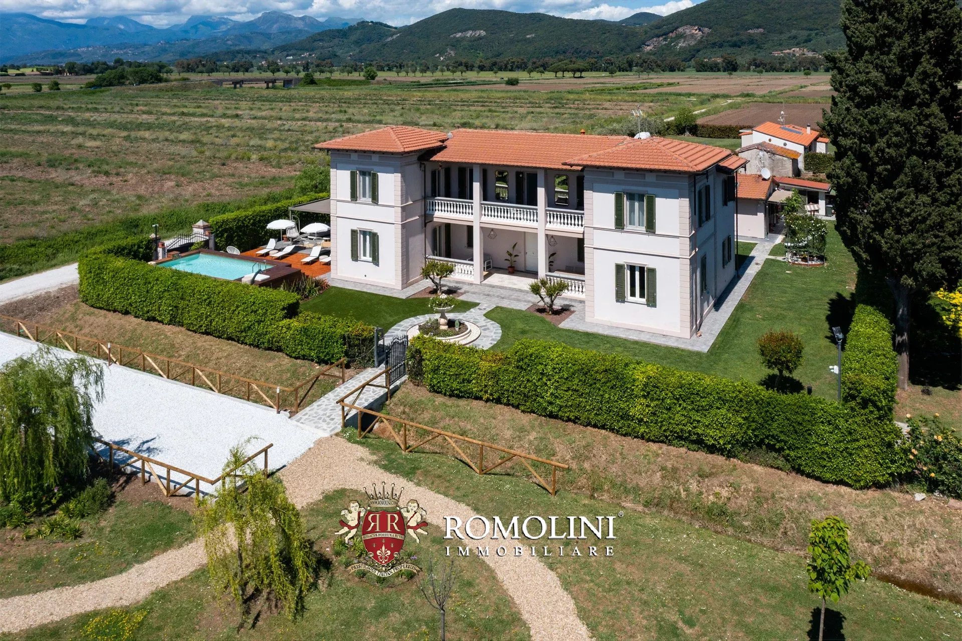 ECO-FRIENDLY VILLA FOR SALE NOT FAR FROM THE SEA, PISA, TUSCANY