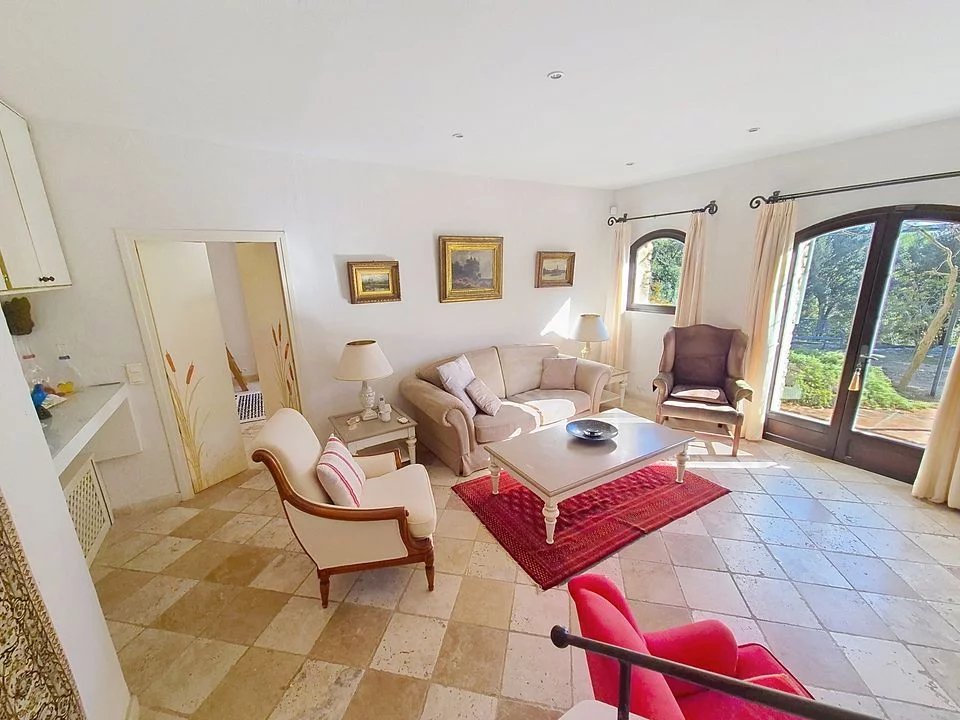 BEAUTIFUL STONE PROPERTY WITH  POOL