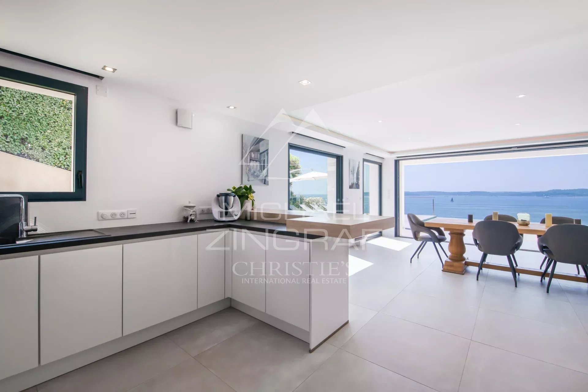 3 Bedroom Villa/Townhouse's Image 5