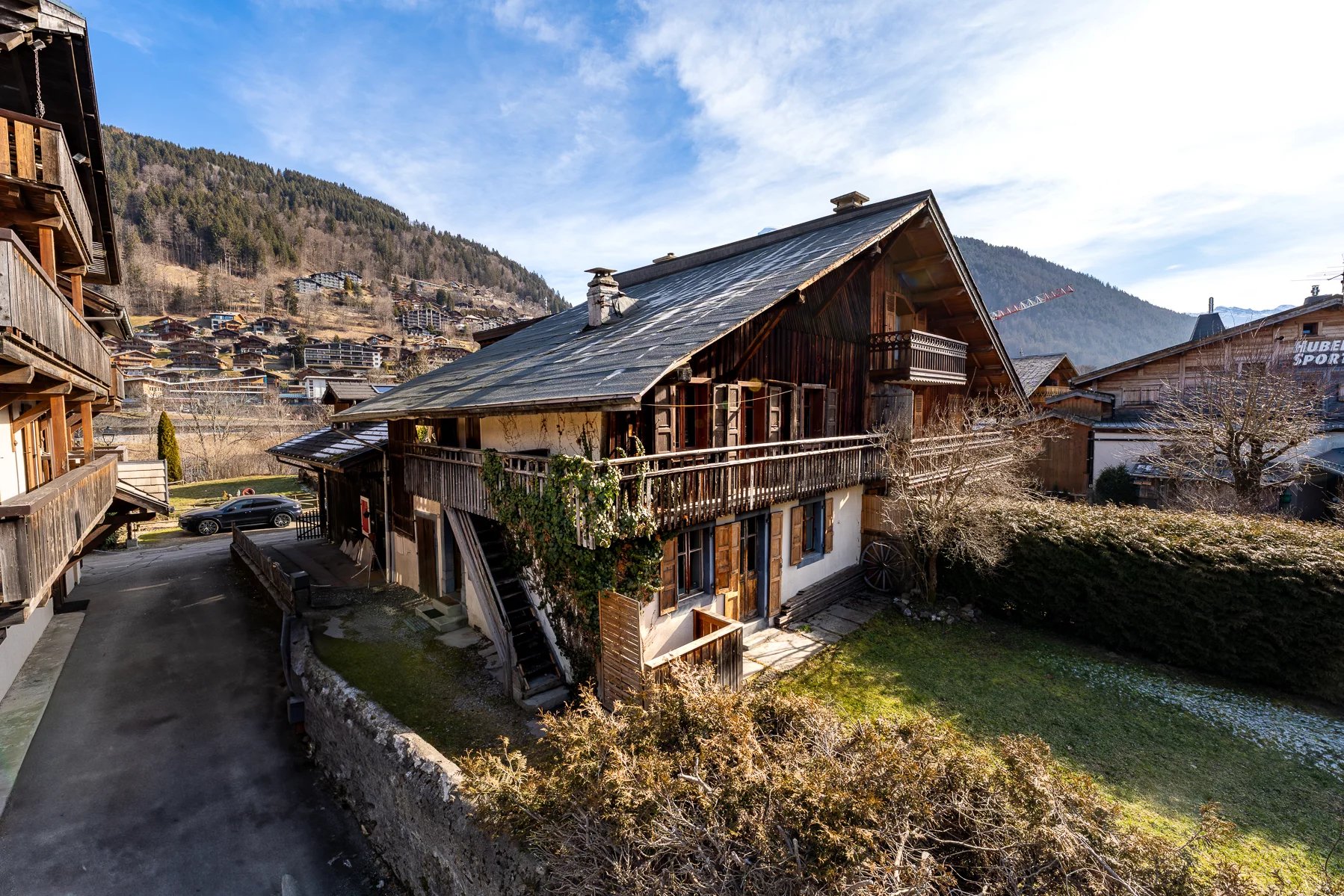 Photo of MORZINE - A renovation project in the hyper-centre of Morzine, steps from the cable car
