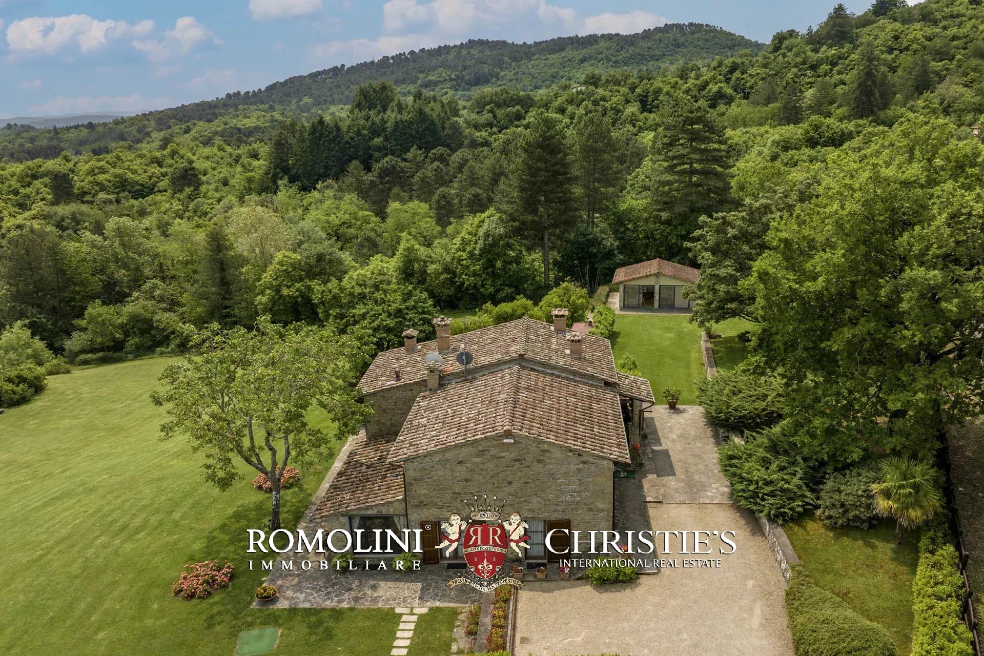6 Bedroom Villa/Townhouse's Image 31