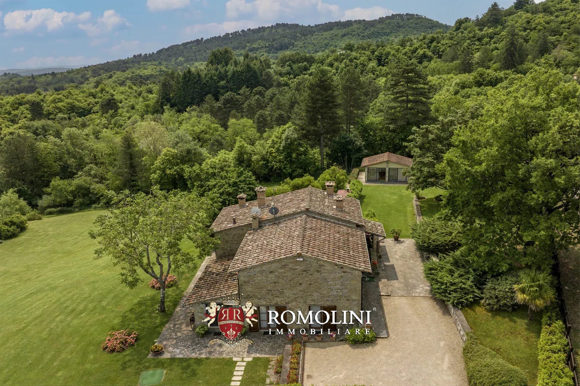 6 Bedroom Villa/Townhouse's Image 31