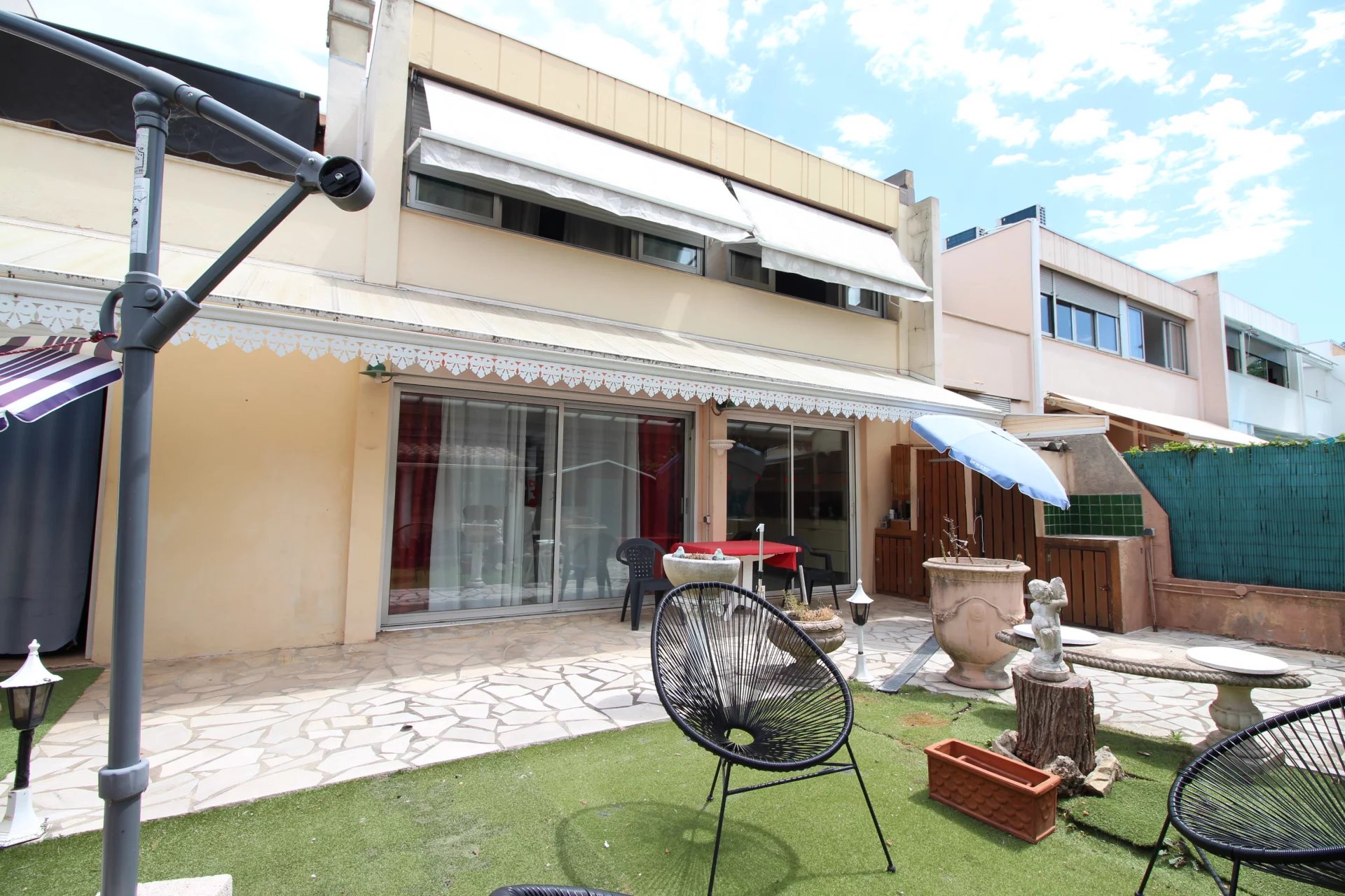 Agence immobilière de 