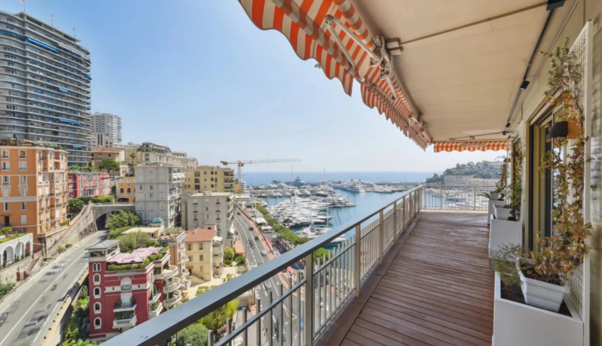 Appartement de 3 chambres avec vue sur F1 et Port Hercule