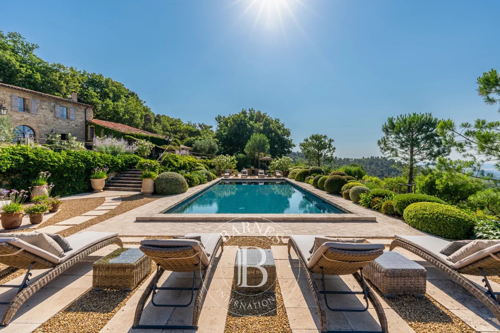 PROVENCE - MONTFURON - PROPRIETE D'EXCEPTION 410 M2 - 6 CHAMBRES - PISCINE - PARC 104 HA - POSSIBILITE AGRANDISSEMENT - picture 8