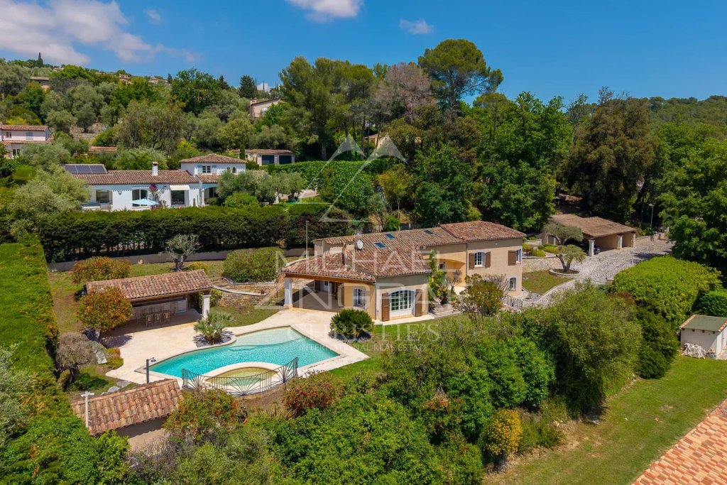 Villa for sale in Opio — Opio-Family villa